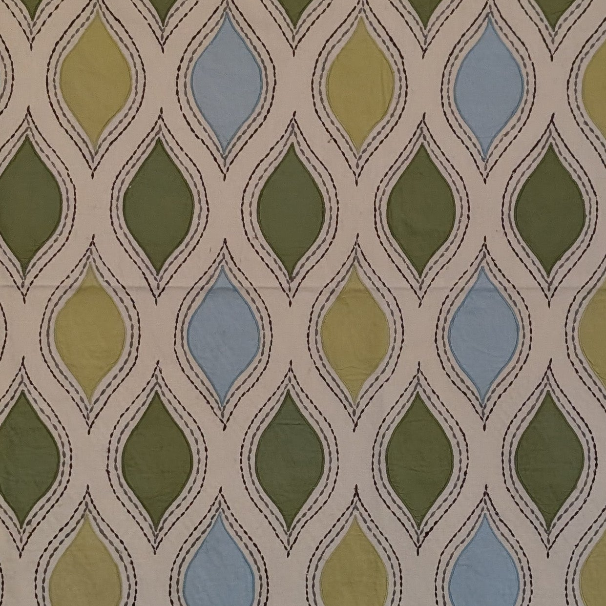 Absolutely Fabrics 'Diamond Embroidery' Remnant