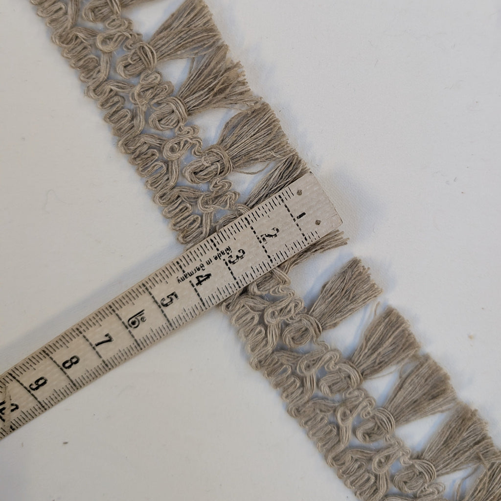 Absolutely Fabrics ‘Small tassel trim' Grey