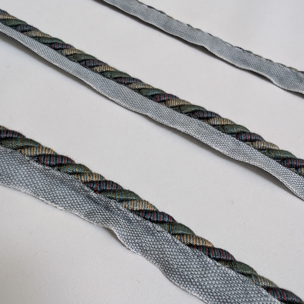 Blue toned flanged rope cord