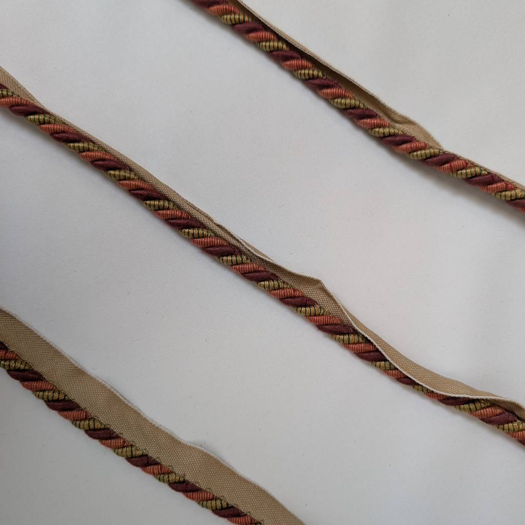 Red and beige flanged rope trim 
