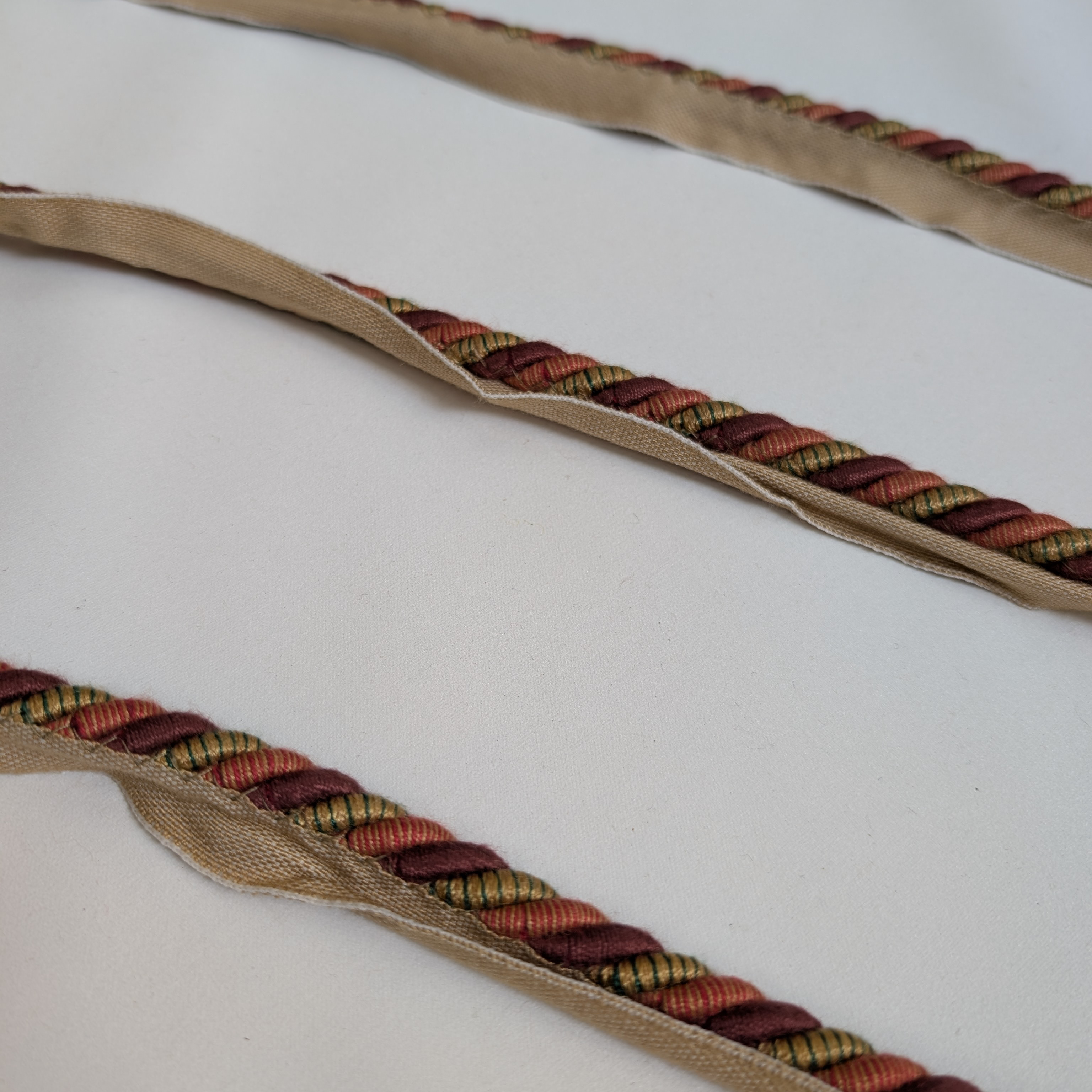 Red and beige flanged rope trim 