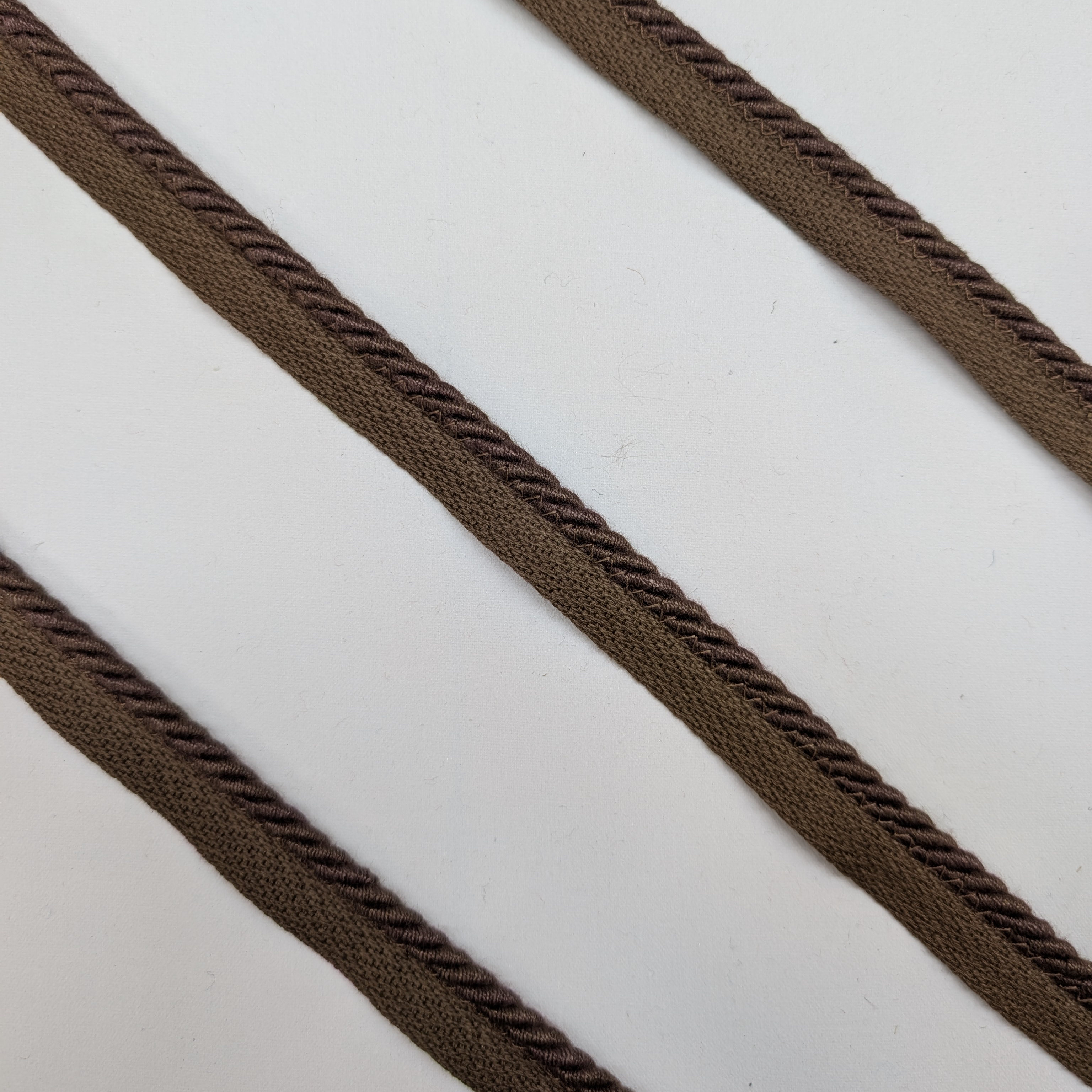 Brown flanged cord