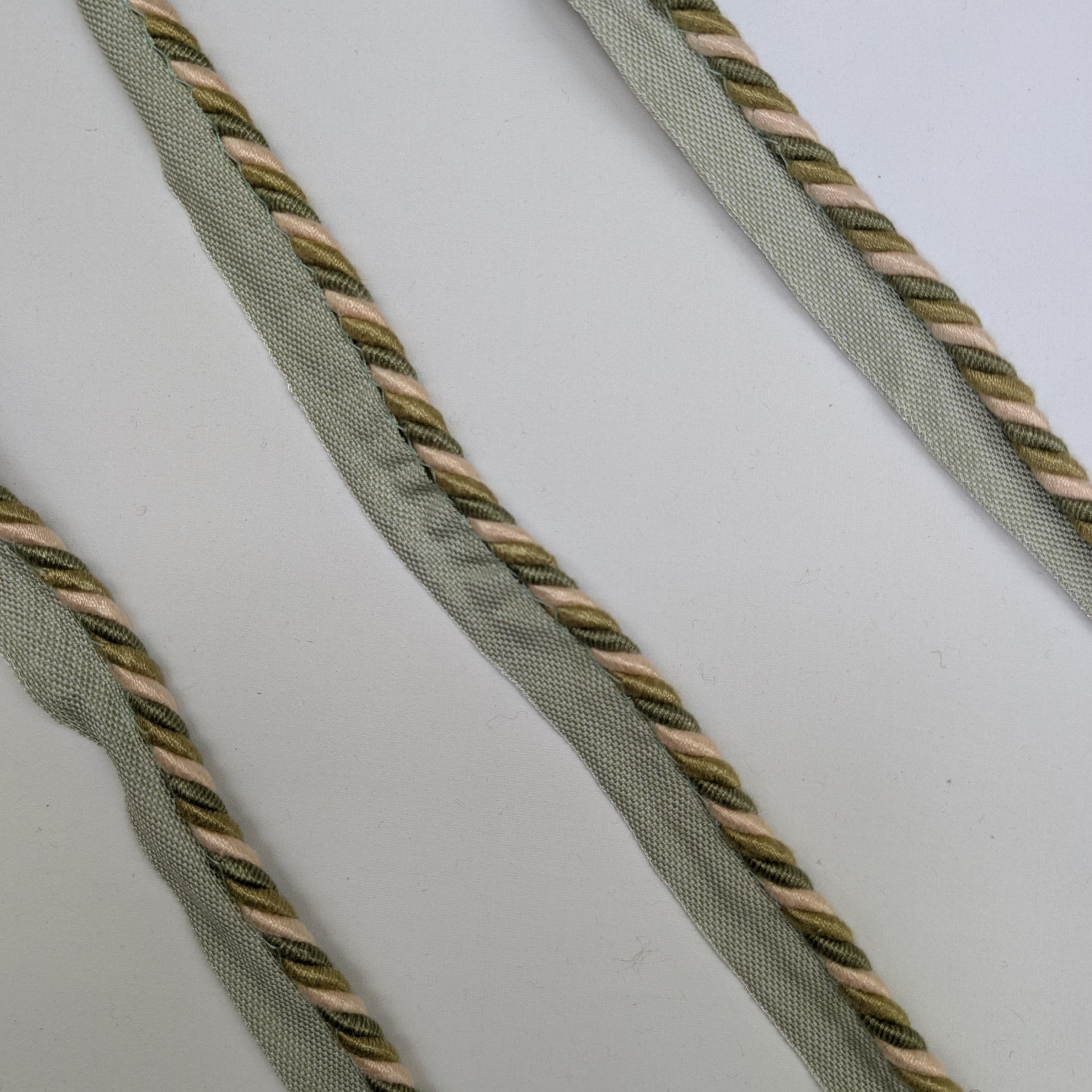 Green and cream flanged rope braid 